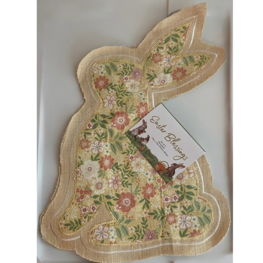 Floral nwt Easter Bunny Rabbit Table Decor set of 3 placemats 13 x 19